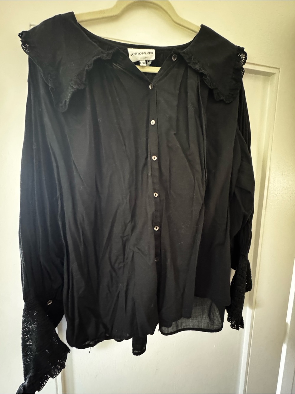 Antik Batik Black Long-Sleeve Button-Down Shirt with Oversized Collar